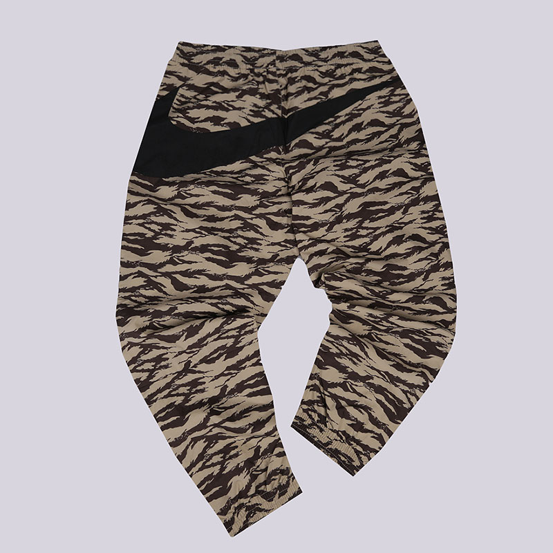 мужские бежевые брюки Nike Swoosh Woven Pant AO0863-235 - цена, описание, фото 2